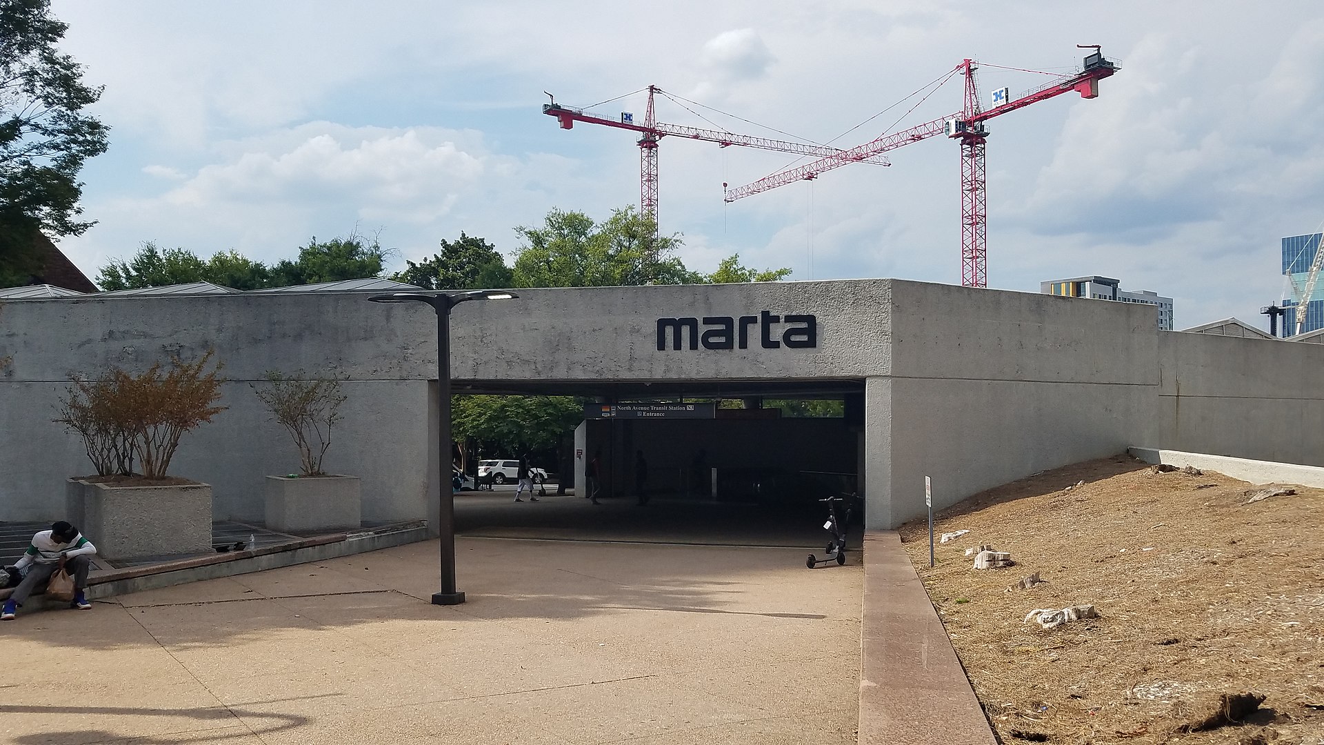 A MARTA rapid transit train at an Atlanta station platform